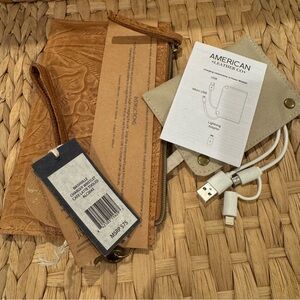 American Leather Co. Wristlet Charger USB Micro USB Lightning adapter. NO USB-C
